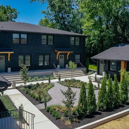 The Nomad 48-Person Hillsboro Village Retreat Studio 1Br Spaces
